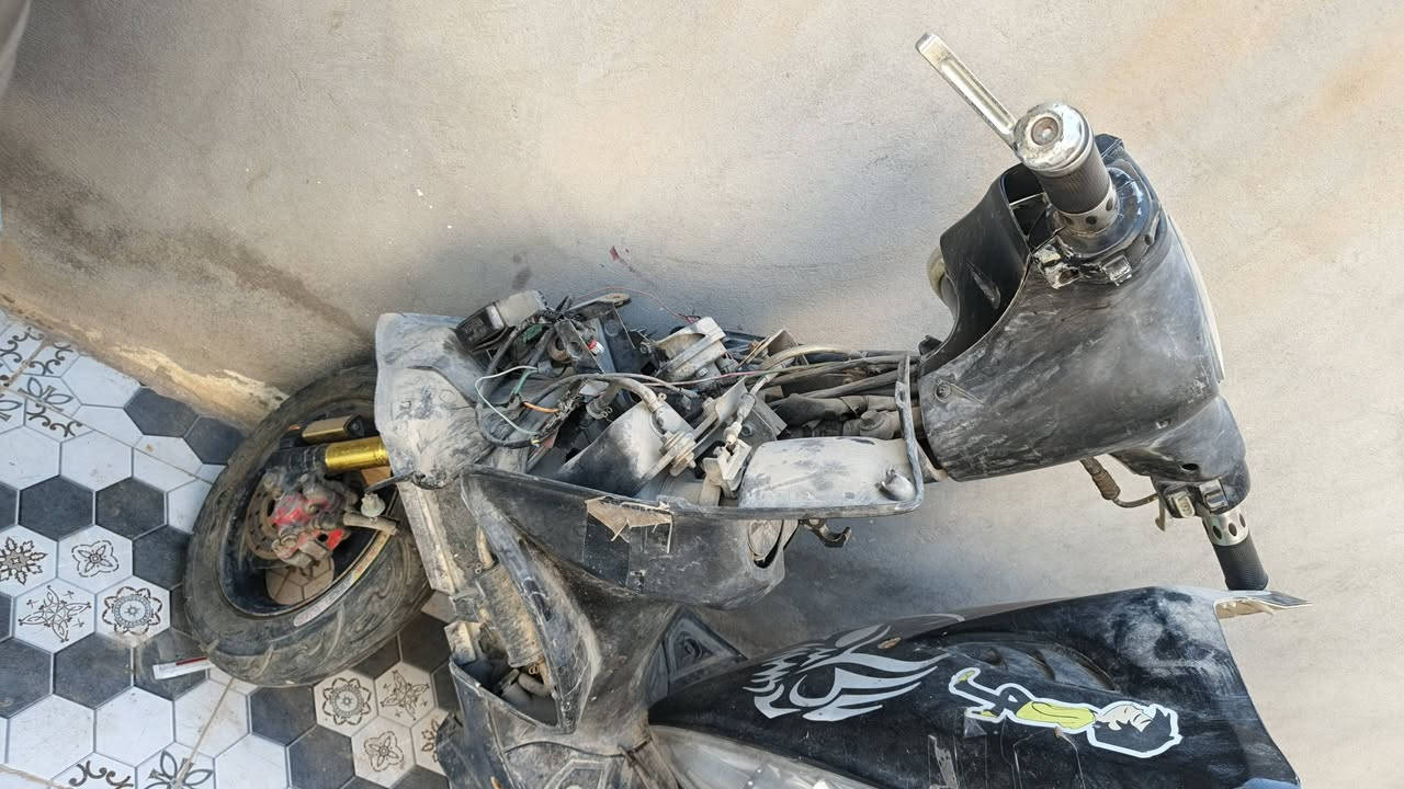 السلام عليكم .
دراجة ماكس مضلع محرك بوشة 55 الدراجة متروكة من شهرين لان اشتريت سيارة وعفتهة كلشي بيهة شغال واذا تريد اخذهة قطع غيار قيم بحق الله واخذهة لان والله العظيم شتريت سيارة وعفتهة وما عدى سويجهة ضاع يعني اشتري جوزة وخلاص . 
العنوان واسط / الصويرة . 
***********
