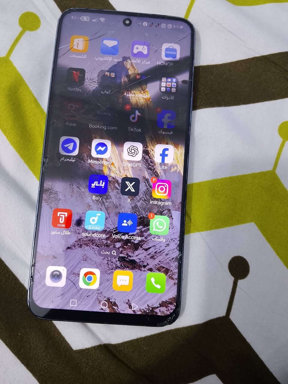 سلام عليكم مبايل للبيع الموبايل بس الشاشة مكسوره بيش ما يفيدك كلي يعجبني السعر خير  على خير ماعجبني هم خير على خير ***********
