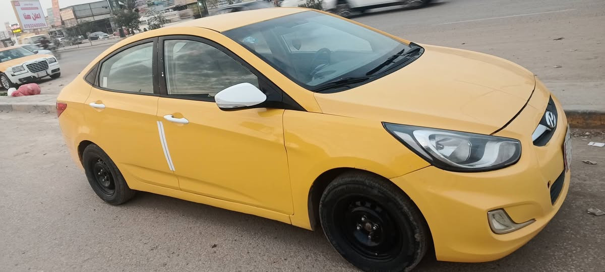 سلام عليكم اكسنت موديل 2012 خليجيه مكفولة من الضربه بس بنيد مبدل مكينه 1600 دوش سياره جاهزه كير ومكينه وحداديه تخم تاير تبريد كله جديد تحويل ثاني يوم سنويه 28 مصفره هيئه غرامات مكانها حله بابل نادر السعر 78 وبيها مجال ***********
