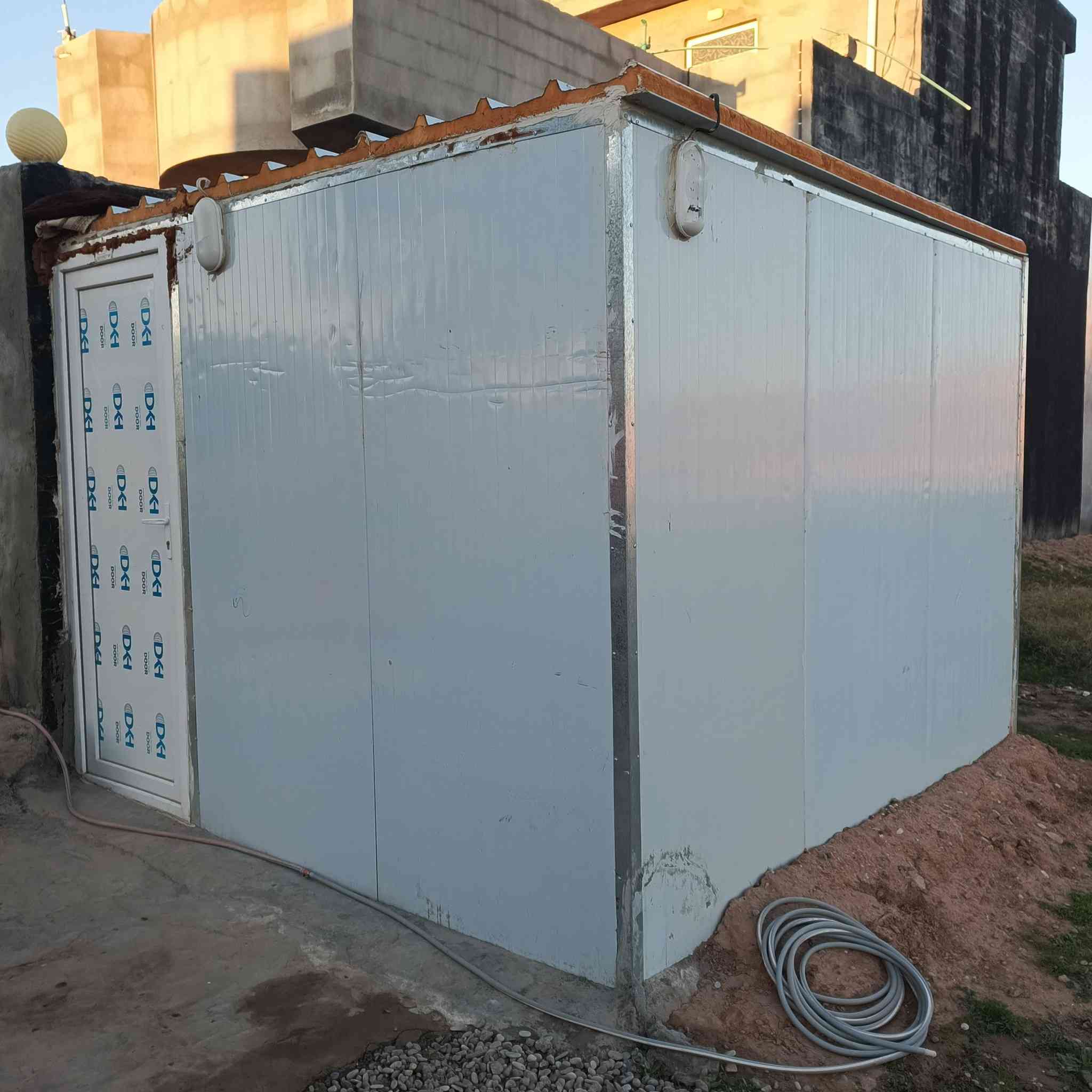 محل للبيع قياس 3في 3 سعر 550 فول نضافه مكان خانقين بختاري هاي رقمي ***********
