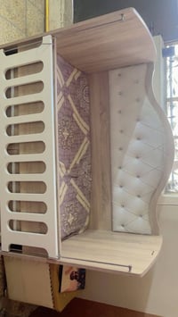 سرير اطفال نظافة 100٪ مستعمل شهر واحد فقط اريده ب150 الف وبيه مجال للا...