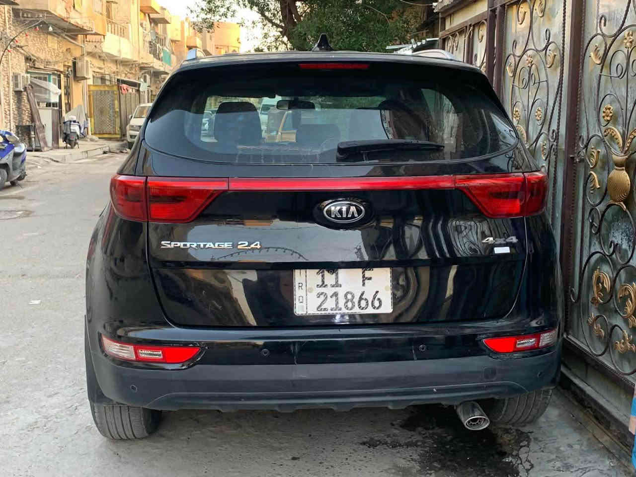 السلام عليكم 
كيا سبورتج وارد امريكي 
 الموديل 2019, 
شاشه 
كامره 
تحكم استيرن 
ويل كب 
درايف مود 4 انضمه 
السياره جاهزه بدون نواقص 
السعر ,,165وبيه مجال رقم الهاتف 
*********** بغداد, العراق
