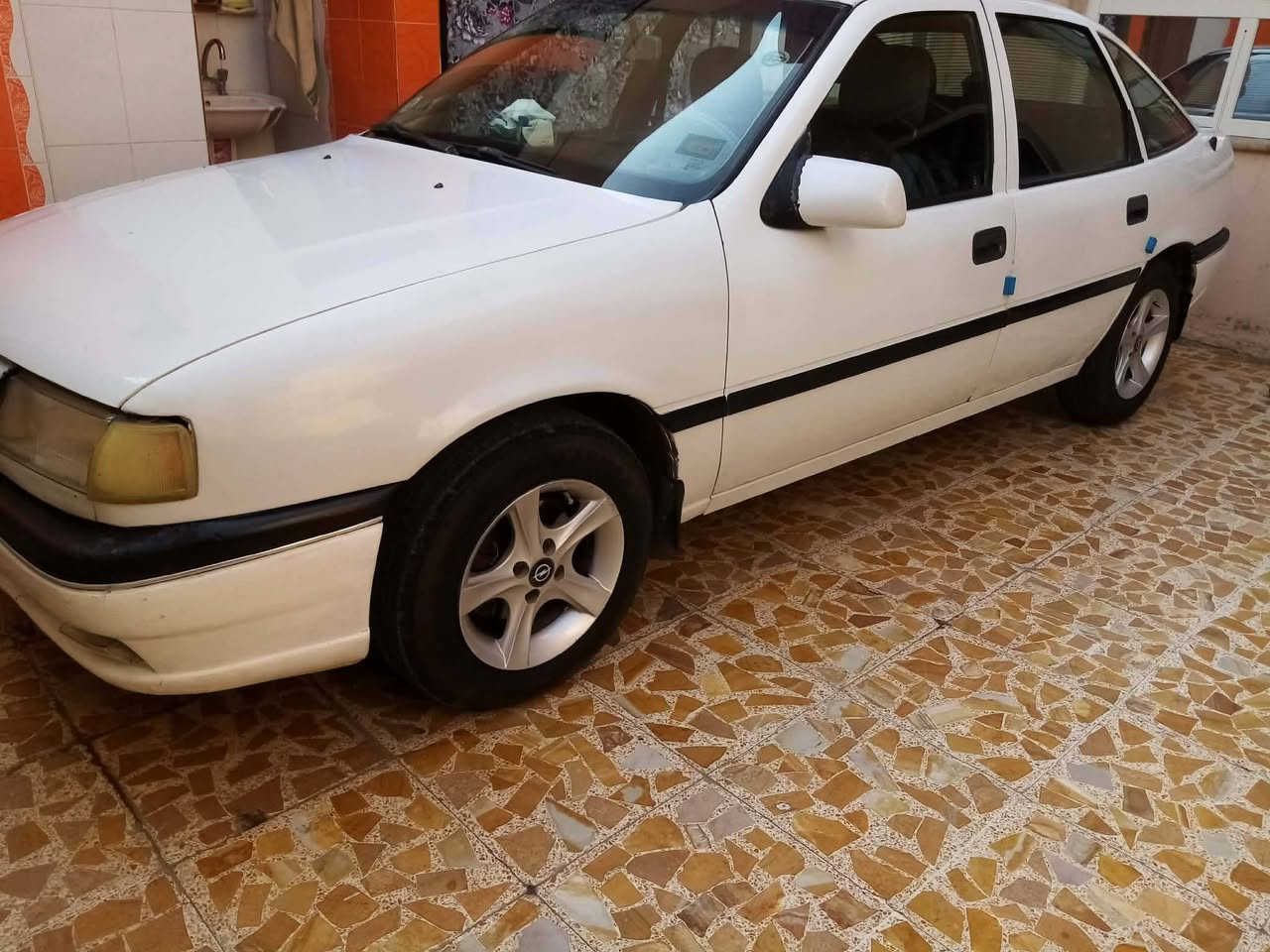 فكترا موديل 92 حجم 18 مكينه وكير شرط سنويه 29

 طخم حداديه جديد وايرمنيه كلها شغاله  السعر 42 وبيها مجال

***********
