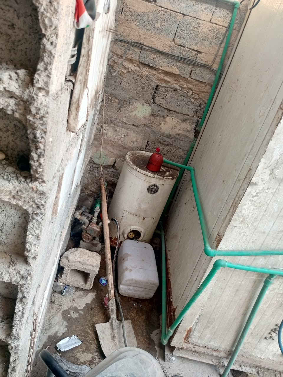 � للبيع محطة غسل سيارات
📍 موقع استراتيجي على الشارع العام مباشرة

⚙️ التجهيزات كاملة بدون أي نقص:

🚗 جكات عدد 2

💧 ماطور 200بار يطالي  ضغط عالي + صونده 17 متر

🫧 ماطور رغوة أمريكي أصلي + صونده 20 متر

🚰 تانكي مي 5000لتر

🔧 كومبريسر هواء متكامل500لتر

• مسدس تنظيف فلاتر هوا

• مسدس رش كاز

3خطوط كهرباء حار 

مولده 5كيفي

رافع فولتيه 60امبير الرياض 

رفوف دهن عدد 10

🎥 منظومة كاميرات 4 بخزن 15 يوم

معصره وصل +تخم+ماطور +سخان ماء .....

سبب البيع: عدم التفرغ

@إشارة 

العنوان البنوك بغداد

لل استفسار

***********
