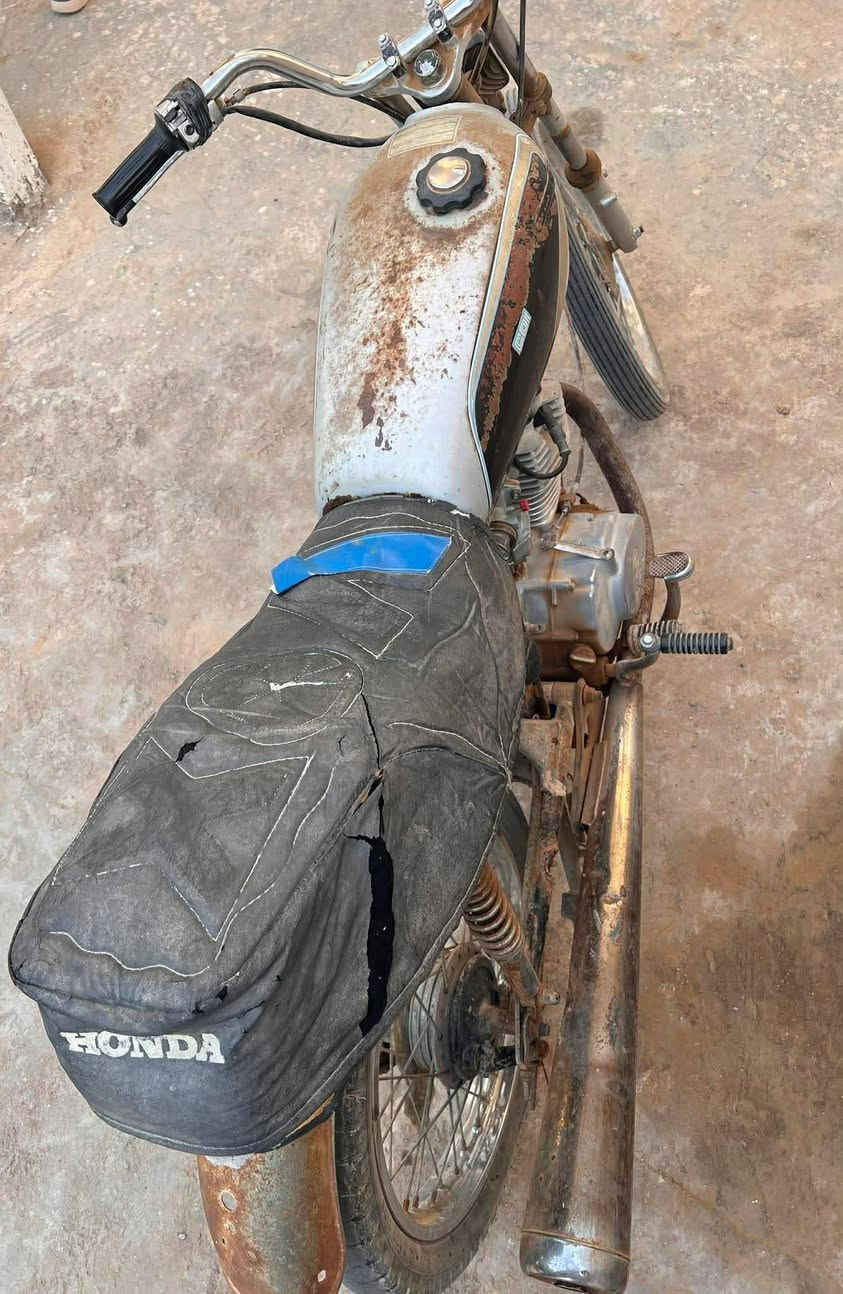 اربعه كير كلك شغاله كلشي مابيهه بس مكينتهه تنضح شي قليل كلش 150 وبيهه مجال


**إذا كنت صاحب هذا الإعلان وتريد حذفه لأي سبب، رجاءا أرسل رسالة إلى الدعم الفني**