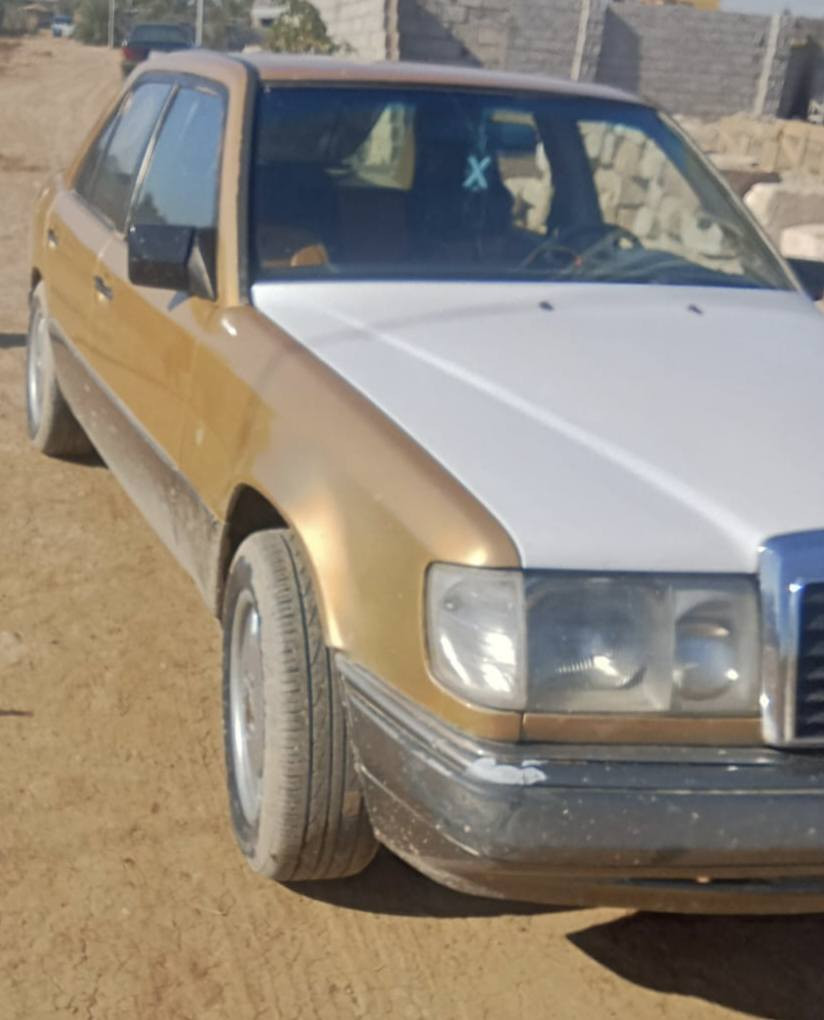سلام عليكم 
مارسدس دب مديل 91 محرك 4سلندر كابريتر محرك وكير خير من الله رقم الماني صلاح الدين  للتواصل ***********
