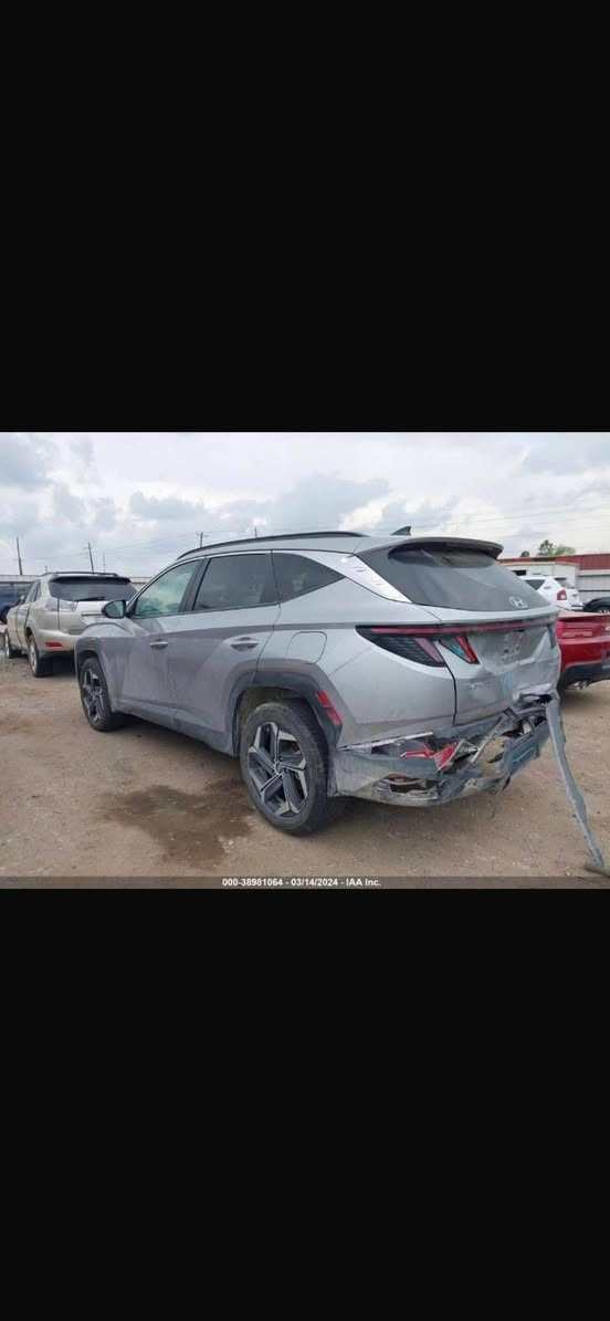 السلام عليكم توسان ٢٠٢٢وارد امريكي هايبرد حادث بلصور *********** ماشيه 104الف سعر 195
