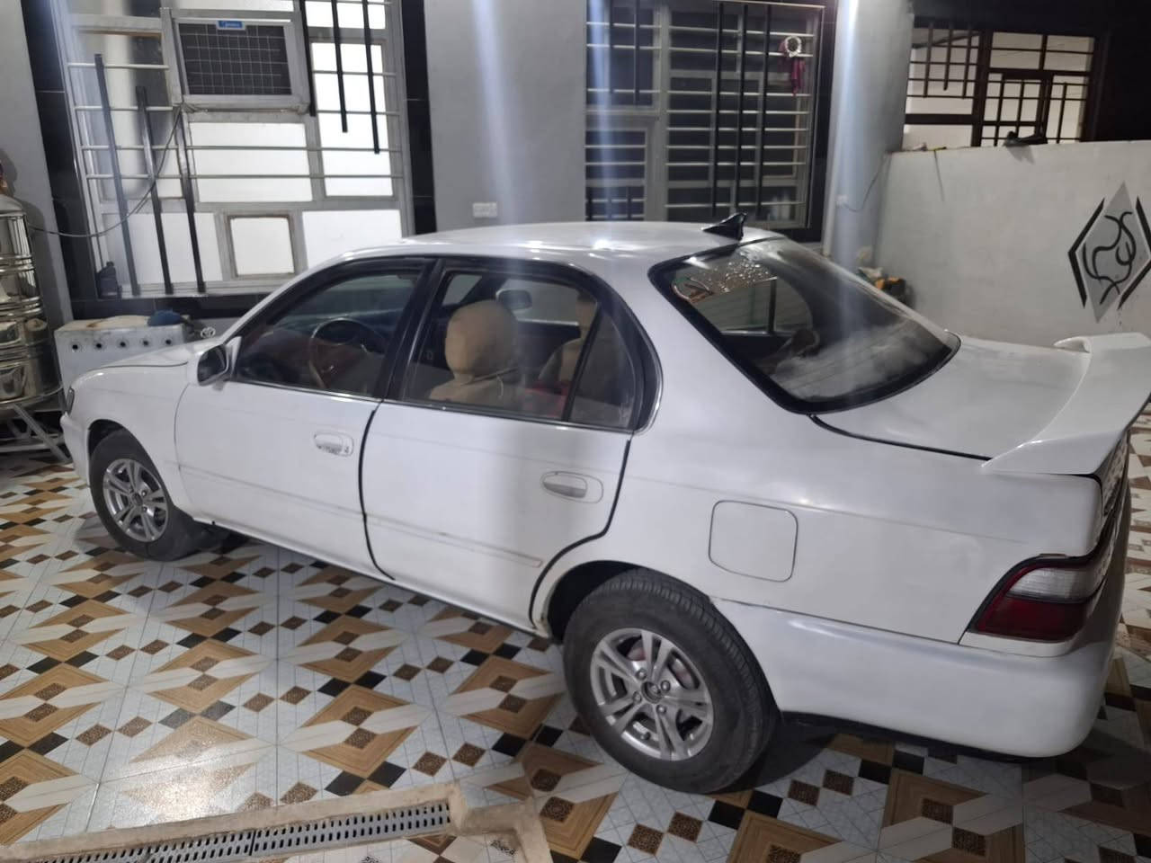 السلام عليكم كورلا 93 رقم بغداد الجديد سنوية لل 28اي نقص مابيها تراي وين متريد صدر امامي خلفي جديد تخم تاير جديد كير محرك على القول سيارة مال جناي السعر خاص ***********
