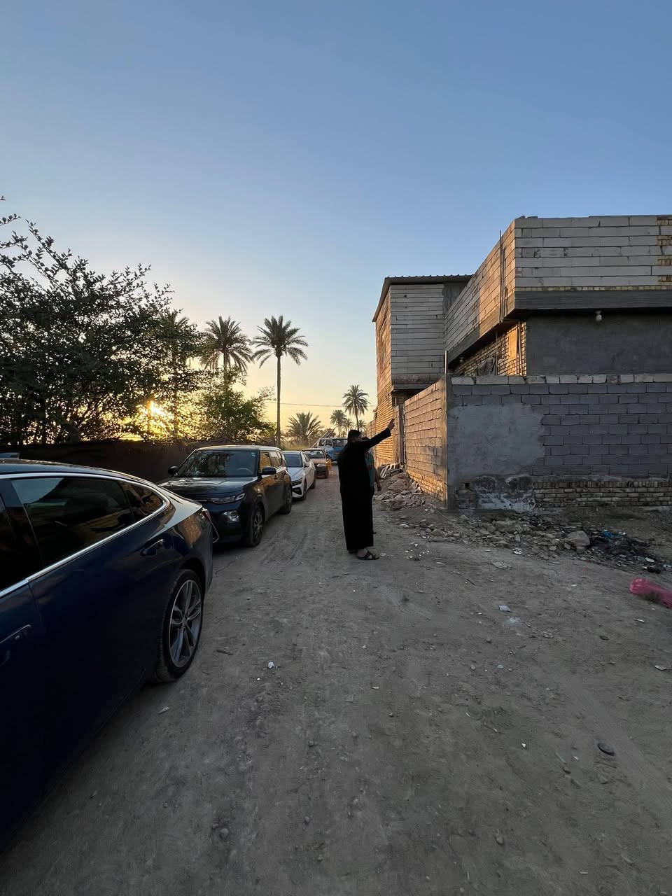 قطعه للبيع سند 25
قياس القطعه 200متر
كهرباء مع ماء متوفر 
تبعد عن الشارع 100متر
مكان القطعه ورديه داخل 
البو حمير 
للاستفسار ***********
