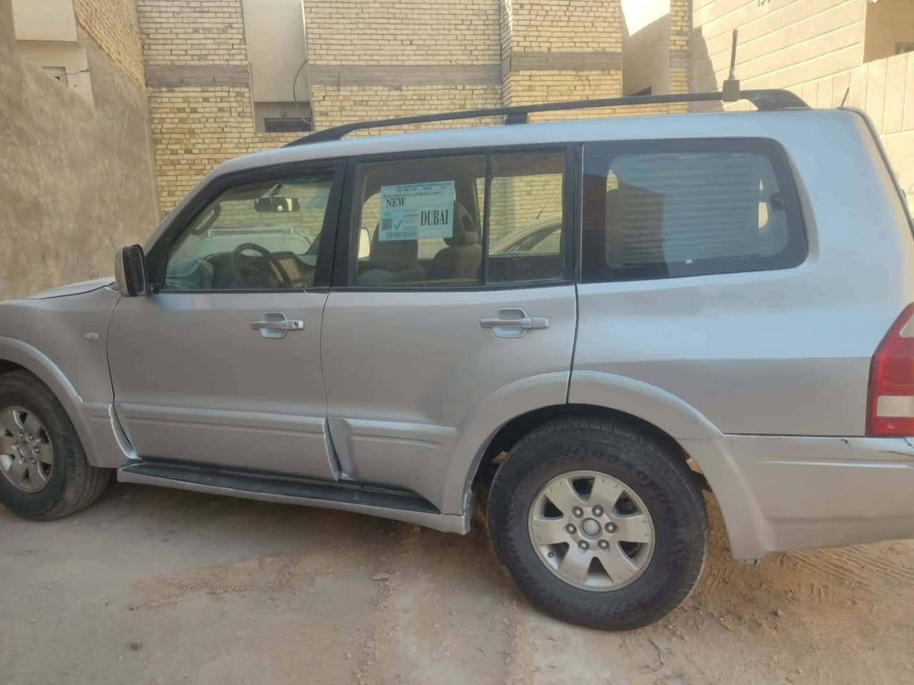 السلام عليكم باجيرو للبيع موديل 2008 السيارة صبغها احزام فقط بدون حادث السيارة كاملة مكملة تحويل مباشر السيارة أحلى من الصورة كير مكينة 6 سلندر كفالة السعر 80 ورقة وبيها مجال مكان السيارة كربلاء المقدسة رقم ***********
