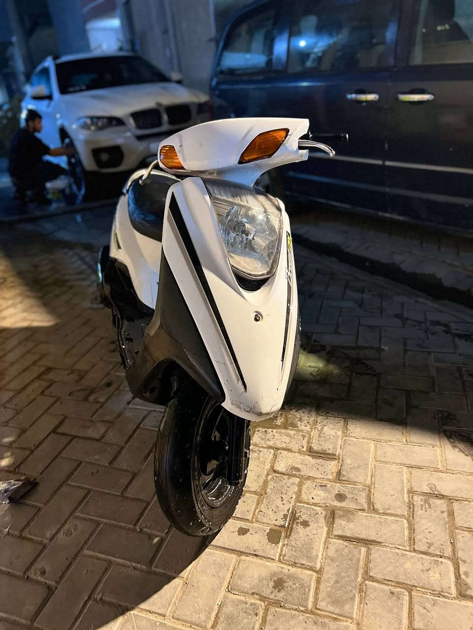 السلام عليكم للبيع درجه بريز كابريتر وسلف وهندر واحد سلف ماعرف ليش مايشتغل مكينه كفاله بس يرده جبنه الرقم بي وتساب *********** مكاني بغداد الشعب
