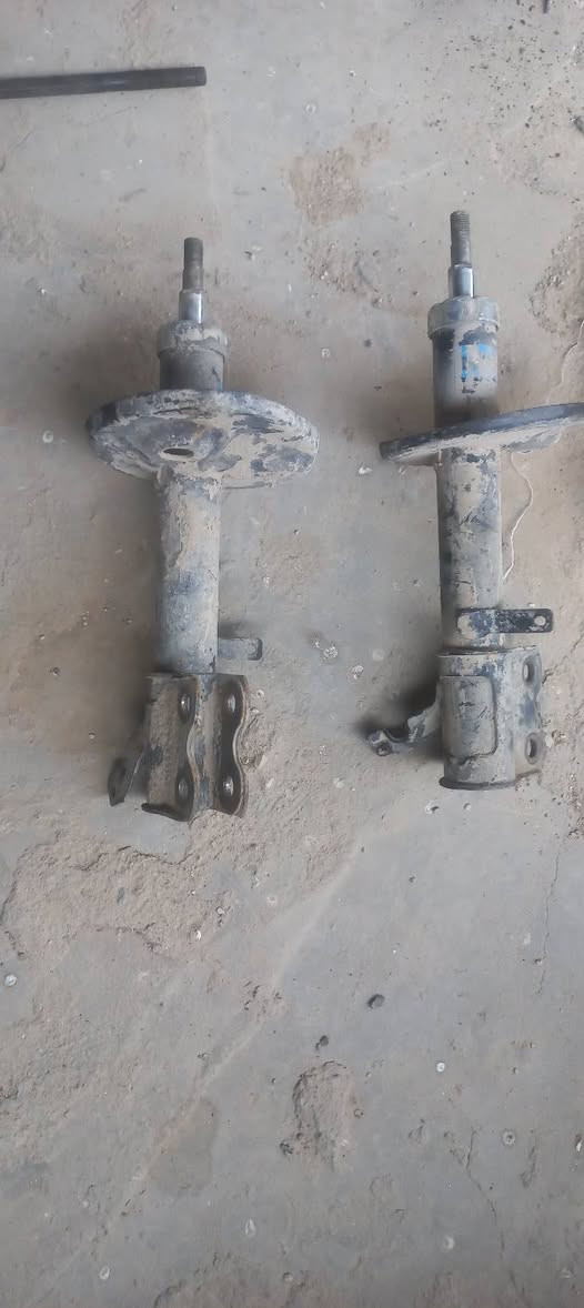 مشط كورلا 92  ودبلات امامات  للبيع شغالات شرط شغل  سعر 75  الناصريه ***********
