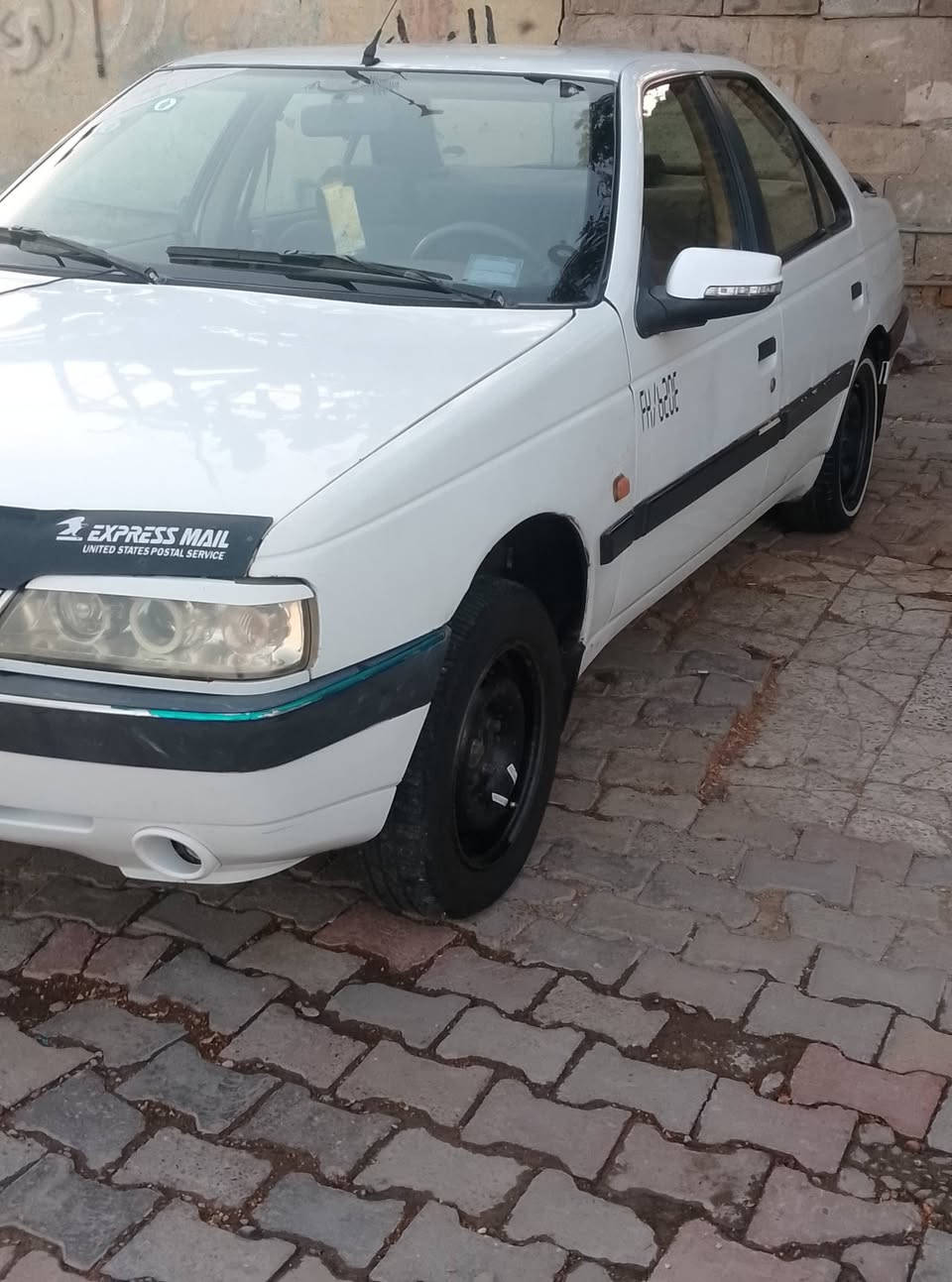 السلام عليكم 
بيجو 405 موديل 2009 رقم نكليزي جديد باسمي رقم بغداد
باتري كير محرك صدر تاير شرط كفاله ماناقصها برغي وترايها زيرو للبصره شرط امانه الله السياره فول نعومه 
تبريد ثلج منضومه جديده ع ايدي شديتها
دسك وفلنجات السياره مسويلها ادامه من البجم الجنطة 
السعر 32 وبيها مجال
رقم الهاتف/***********
