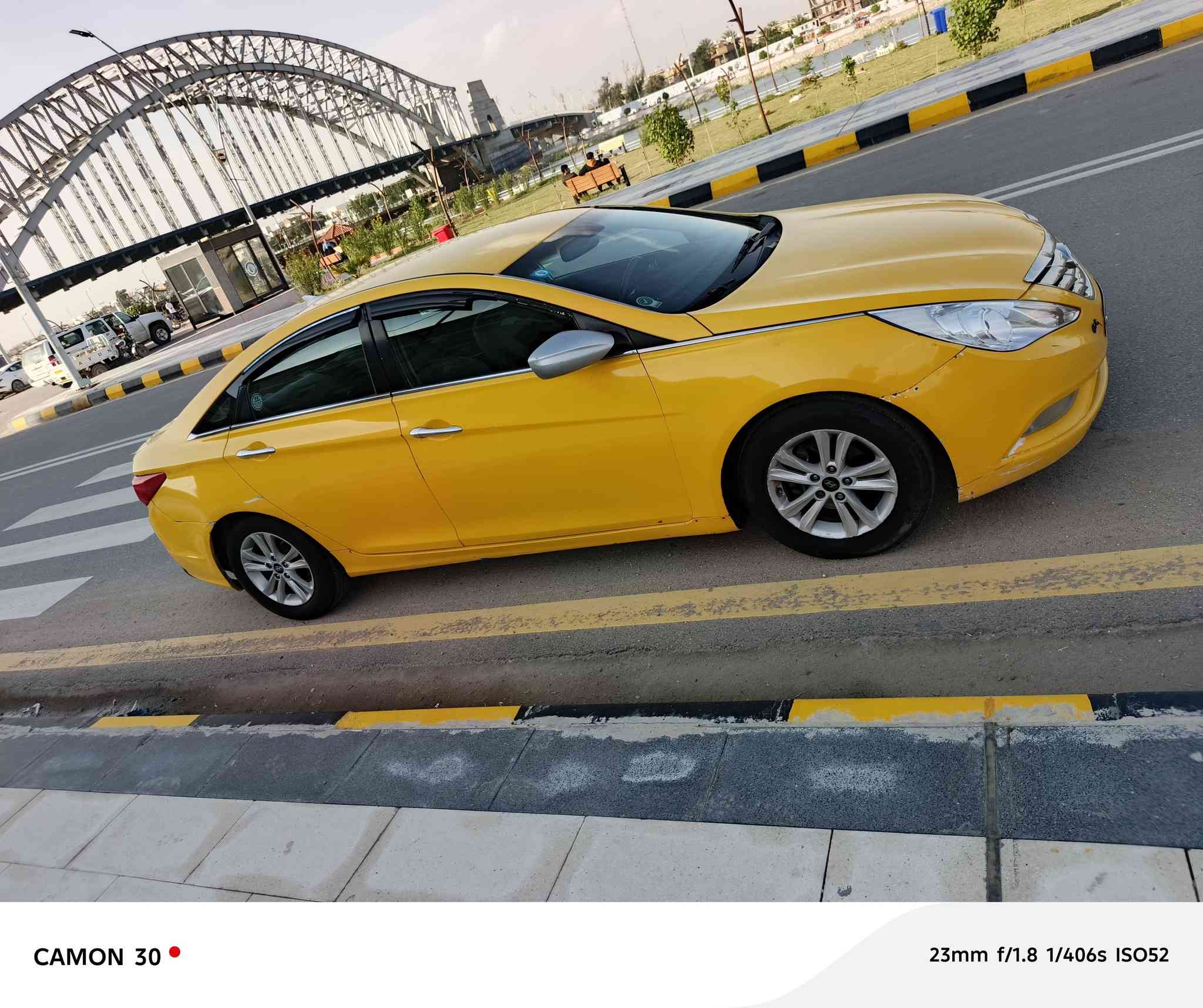 السلام عليكم
سوناتا وارد امريكي 2011 
رقم واسط بأسمي 
محرك gdi 2400
ضربتها جاملغ خلفي الايمن 
مع موجود تعمير خفيف بالجنطه والجاملغ الايسر السيارة ليبل واحد اي قطعه ممبدل بيها
السيارة جاهزه حداديه وتبريد وراديترات جدد
مصفرة هيئة وغرامات  
السعر ٨٧ بيها مجال قليل 
مكاني ذي قار قضاء الشطرة 
***********
