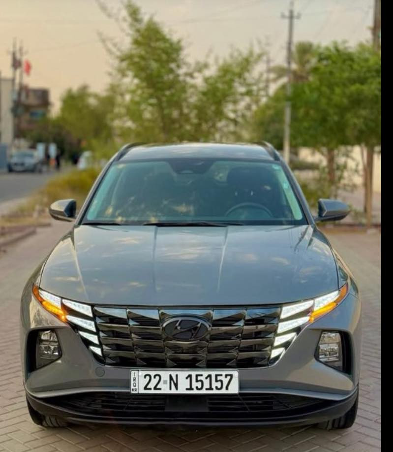 السلام عليكم
موديل 24 
حادث فقط نص البنيد 
فول مواصفات عدا البنورامه 
ماشيه 62 
محرك 2500
السعر 200 وبي مجال قليل 
***********
