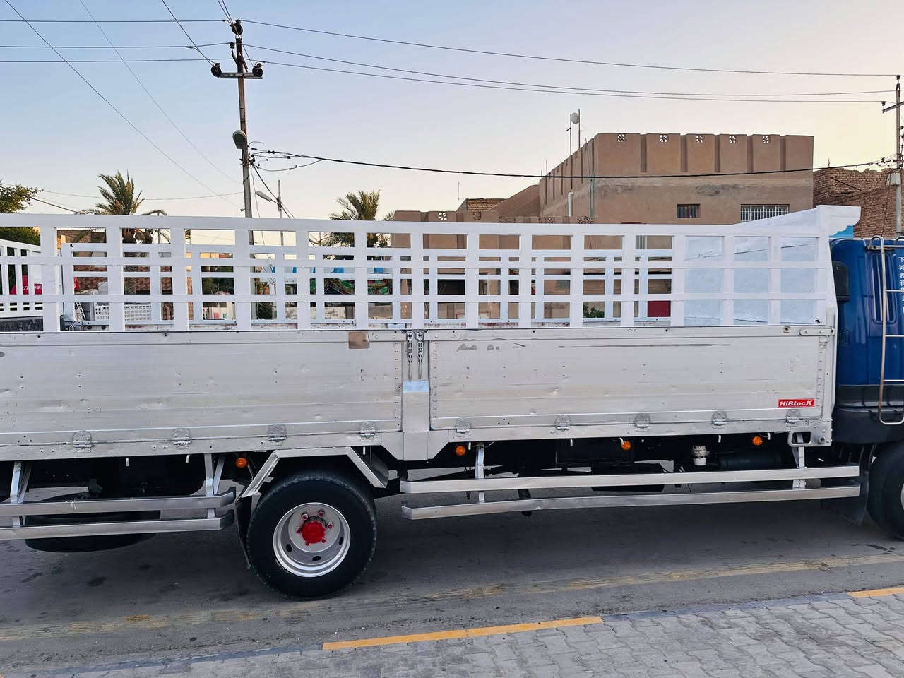السلام عليكم فوزا بزون مكينه 17عادي كير برميل شاصي سته وربع بلادي شاصي عريض المكان الكوت***********/***********
