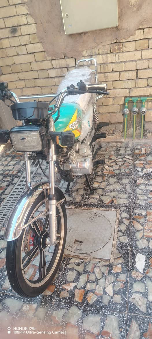 *********** موديل 24 سعر 600 وبيها مجال وكان من يده الصدر الاورفلي قرب شركتي الانوار
