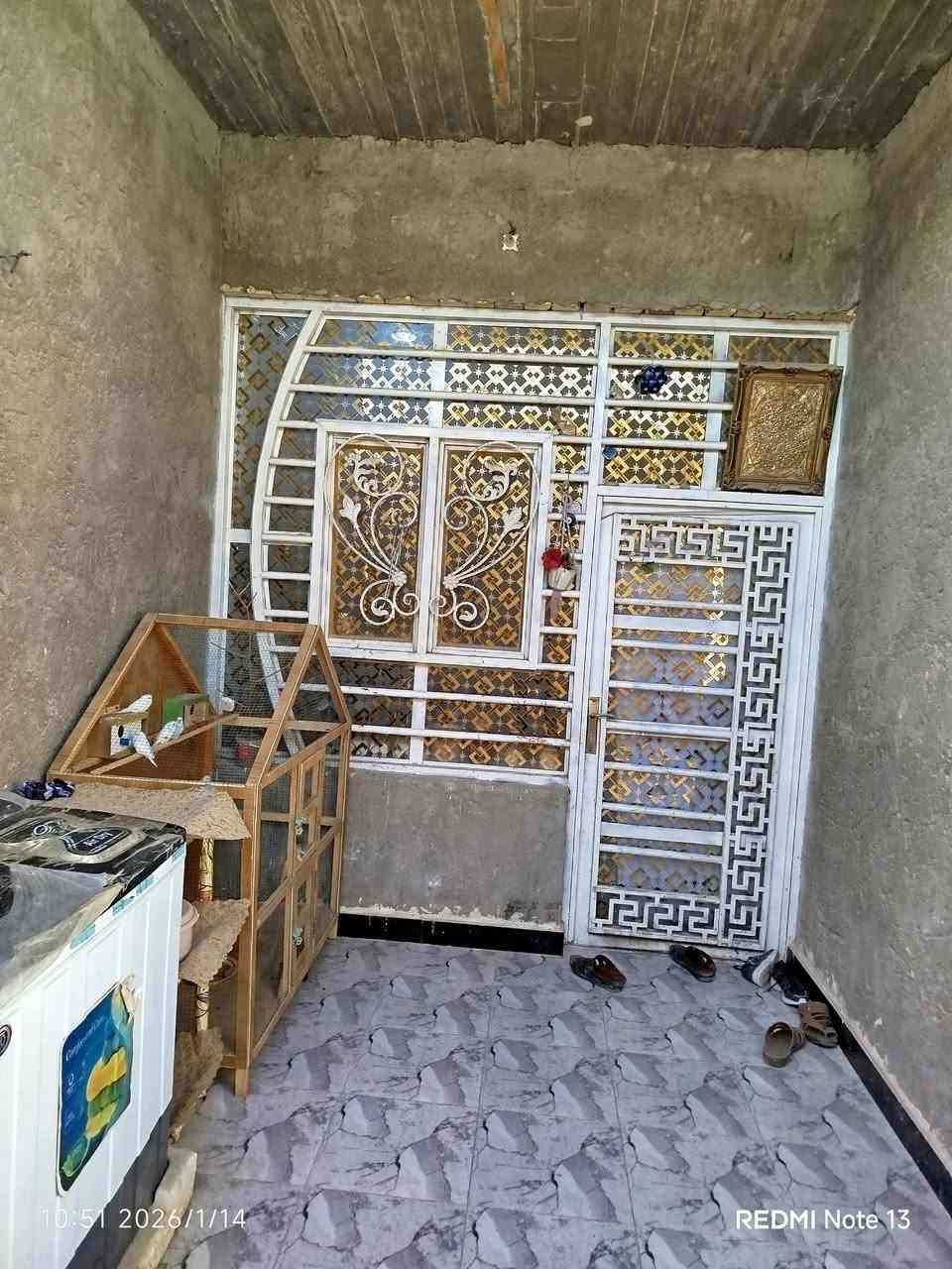 يوجد دار للبيع مساحه 125 في ناحية العباسيه  حي المنتظر طابو صرف 
يحتوي علا طابق ونص الطابق الاول يحتوي علا غرفه صاله واستقبال ومطبخ وصحيات والطابق الثاني يحتوي علا 2 غرف واصاله هيكل للاستفسار 
انتصل علا:  ***********
واتساب ***********
