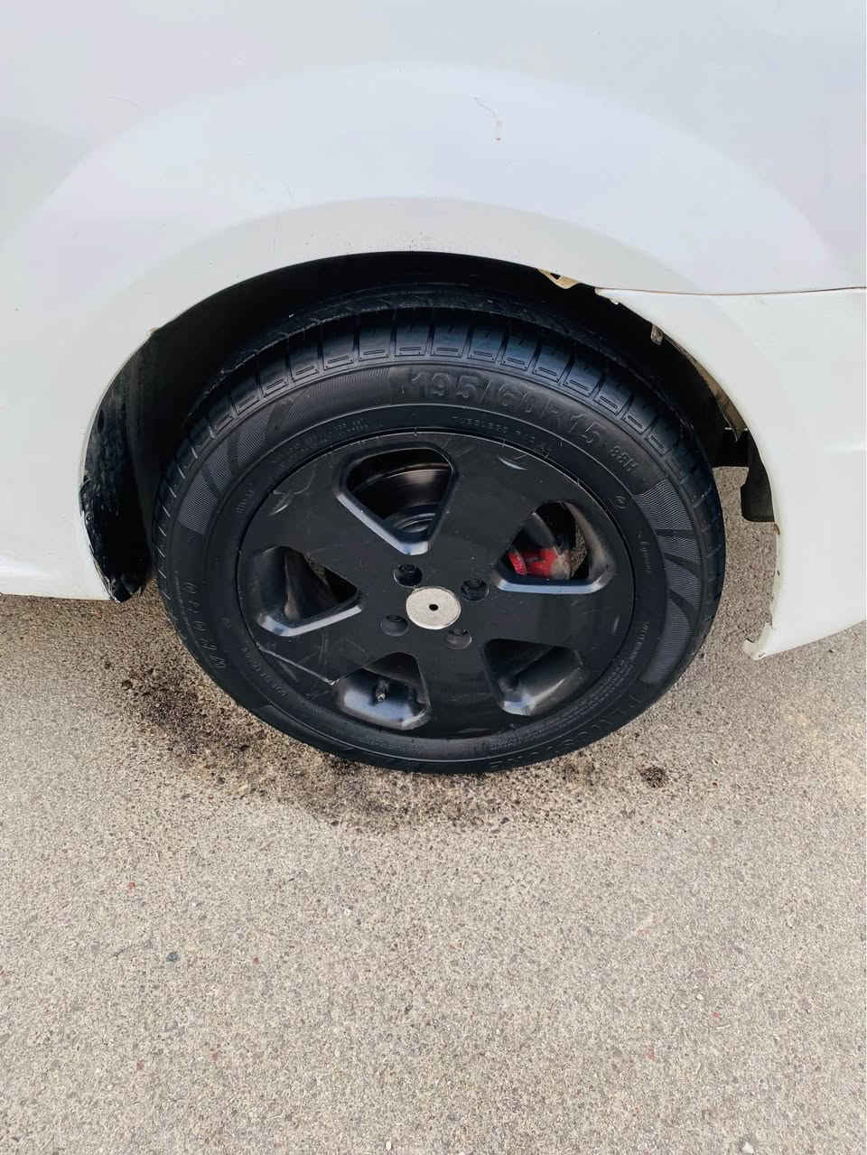 ڕینۆ داسیا ٢٠١٢ 
گێرومەكینەی هەمو جیانی بەشەرتە 
كارەبایاتی هەموی بەشەرتە
سەیارەكە هەموی لەسەربیلادیە 
ماندو نەكرایە ١ چاملخی سبوخە بی لیدران
دینار مەسروفی نیە ٤ تای لۆكی لابنە
بەنزین زۆر كەم دەخوا
س
*********** واتساپ 
سحر ٣٦ مجال أربيل, العراق
