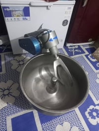 عجانه للبيع صارلي 15 يوم من اشتريتها  السعر 300 ألف  للاستفسار الاتصال...