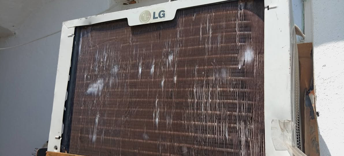 السلام عليكم مكيف حار بارد نوعيتو ال جي 2 طن شرط غاز الشركه بعدو بي كله شرط
السعر275 وبي مجال
***********
***********
