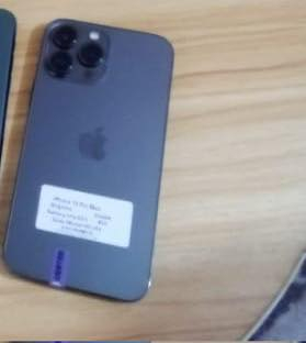 يفون 13 برو ماكس  اسود مكفول كفالة عامة ( شرط وتربرف )
عربي مو فايف جي وكالة abm

ذاكرة 256
بطارية 93
الجهاز جديد بمعنى الكلمة للبيع فقط بدون مراوس ( مااراوس )

السعر 680 الف قفل 
مكاني بغداد حي الجهاد الشارقة 
***********
