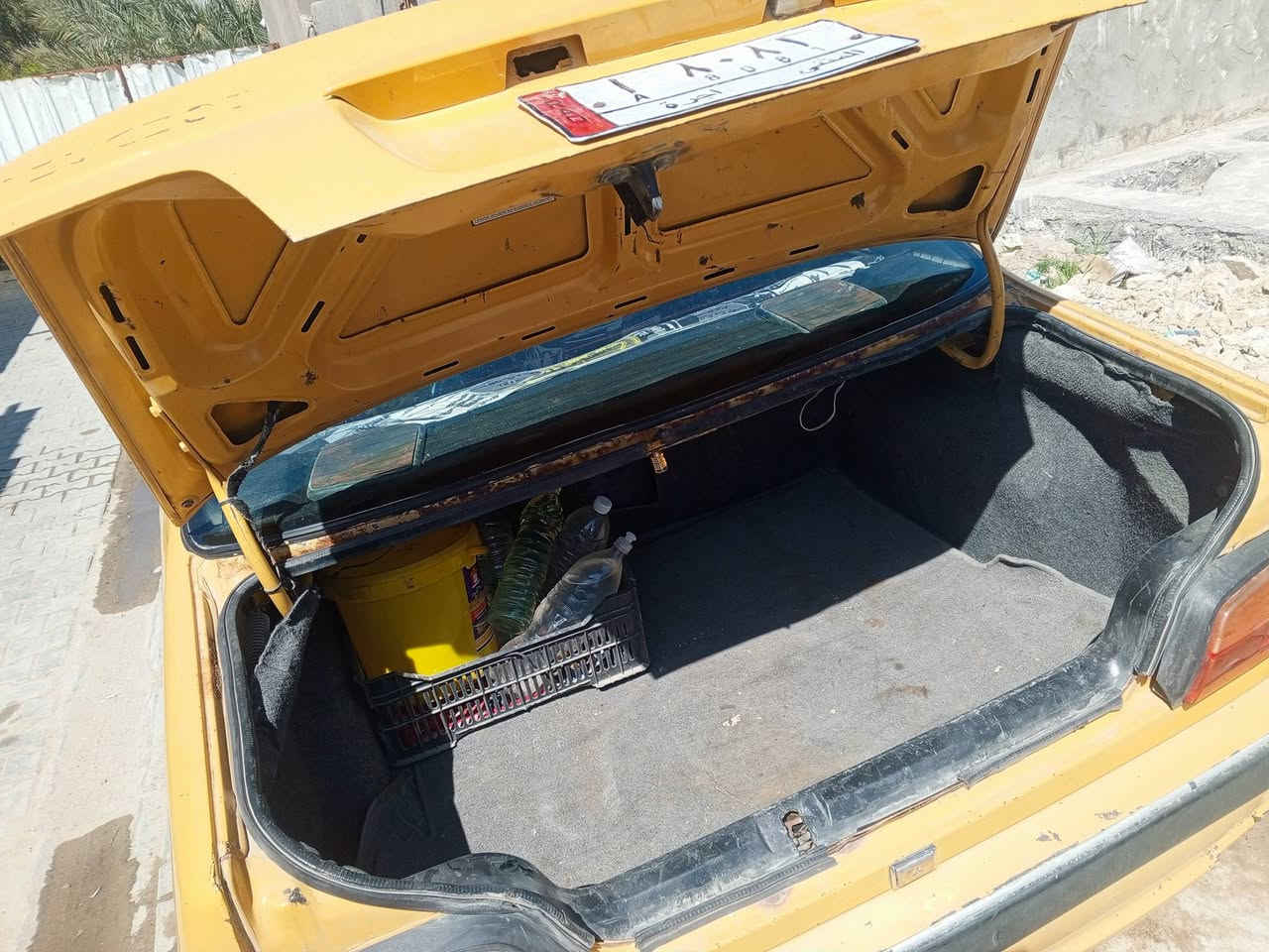 بيجو بارص 2010 مكينه فرنسي وكير بلكارتون
حداديه جديده 
كهربائيات كلها شغاله  مسجل سماعات جيكات كله شغال 
تايرات نص عمر  
سنويه منتهيه ب21 
هيئه 400 مطلوبه 
راعيها موجود ويريد مداور 
ابيع بس راعي ومداور فقط 
السعر 18 وبيه مجال  
مكانها سماوه ورقمها مثنى 
***********
