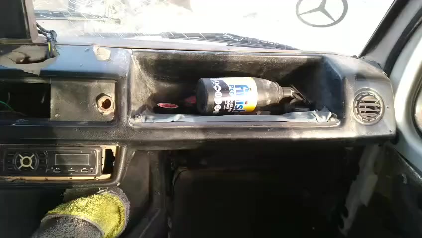 مارسدس بزون موديل 91 محرك سنتانه مصفره مرور جاهزه الشغل رقم ديالى
مراوس.  بتكتك باجاج ***********
