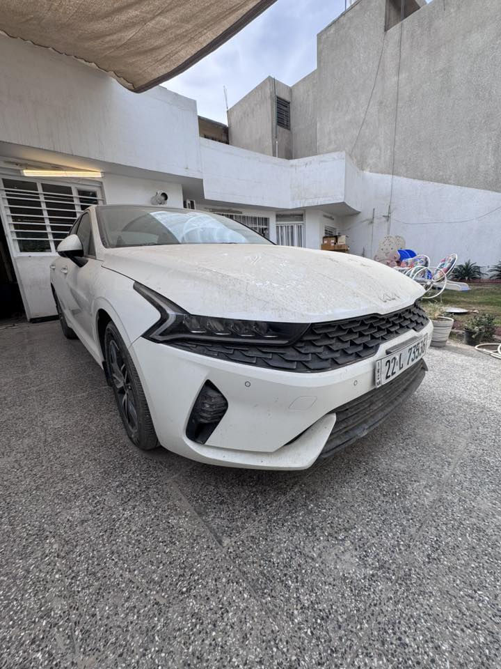 السلام عليكم عندي كي فايق موديل 2023 ماشيه 23السباره جديده جدا بحاله الزيرو وكاله نم
كشن السائق كهرباء 

جلد اصلي 

بصمه كشن حار بارد 

محرك 2000 دوش 

كامره اصليه 

حساس امامي وخلفي 

لد امامي وخلفي 

زنون عالي وناصي شاحن موبايل 

بنورما وبعد بيها مواصفات 

بيها بارد شبر باب الصدر 

باسمنه تحويل مباشر 

السعر 213$

مكان الاعظميه / الوزيريه 

للاتصال ***********
