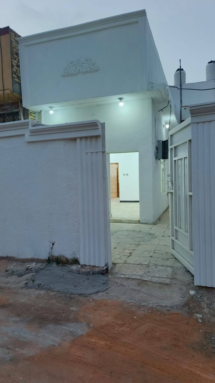 بيتين للبيع مساحه ١٣٠ نفس المساحه ونفس التصميم طابو زراعي سند ٢٥ ثالث بيت عن طريق العلويه شريفه
***********
