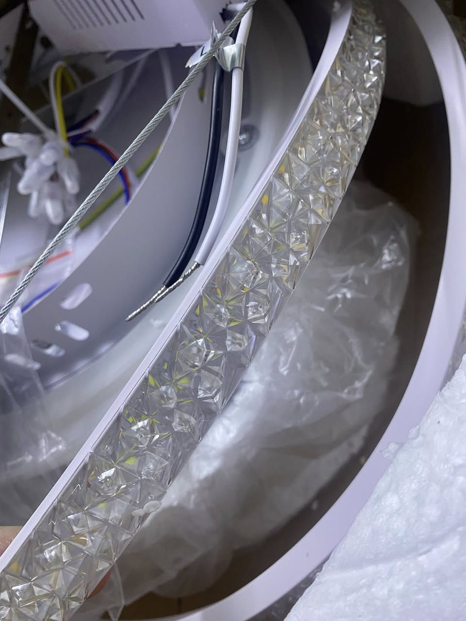 ثرية سقفية تشتغل ثلاث الوان ابيض واصفر واوف وايت


**إذا كنت صاحب هذا الإعلان وتريد حذفه لأي سبب، رجاءا أرسل رسالة إلى الدعم الفني**