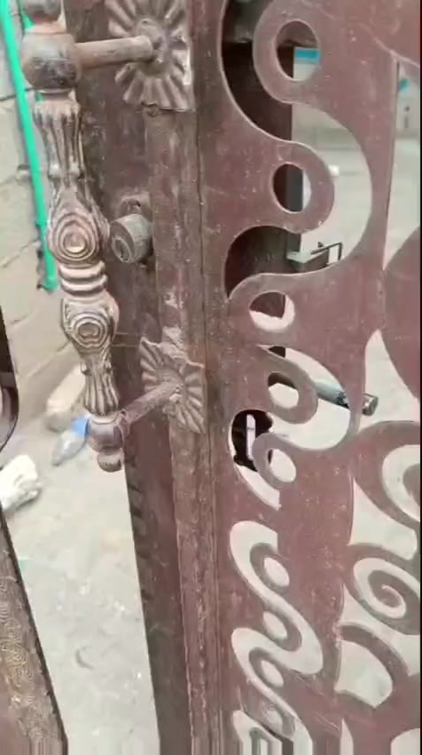 سلام وعليكم متابعين الكرام يعلن مكتب ام القرى عرض بيت مساحة 100متر علمن البيت نقص بس بياض ورضيه قريب عل مستوصف العنوان منطقة إلا نتصار مقابيل مستشفى حماد شهاب طريق الحسينية الشعب ستفسار أكثر اتصال ***********(اعلان رقم 32) سعر مناسب 30وبي مجال
