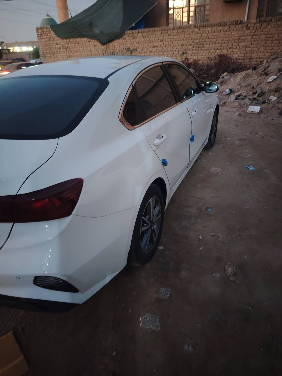 السلام عليكم سيراتو للبيع  2024 فول مواصفات رقم بغداد مكينه 2000دوش للاستفسار *********** مكان السياره السماوه
