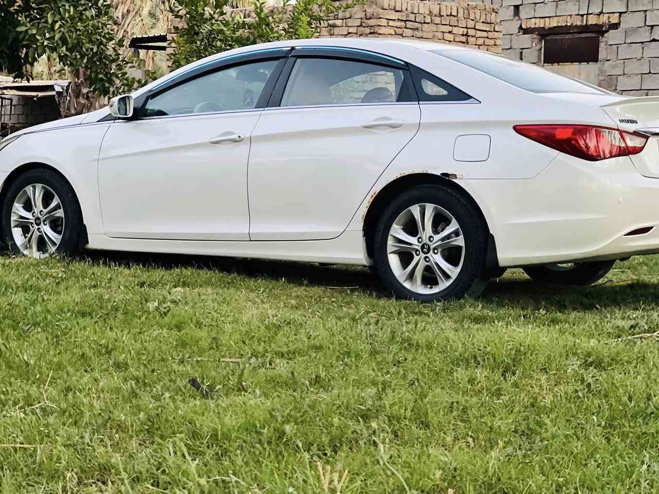 السلام عليكم سياره سوناته للبيع موديل ٢٠١١ كفاله عامه بس بيها بدايت اخيس بل جاملغات الوره مثل ما موضح بل صوره ويمت ما تريد اداورلك السعر ١٣٠ ورقه وبيها مجال سنويتها لل٢٧ عل سونار *********** اتصال المكان بابل حمزه الغربي

