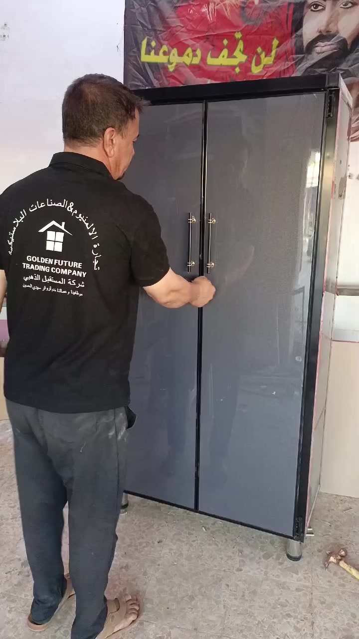 كنتور اطفال القياس الارتفاع ١٨٠ والعرض متر والعمق ٥٠ سنتمتر الرفوف المنيوم بيبان امبطن رجل استيل وشرط مواد اصلي توصيل مجاني اي لون تريده موجود


**إذا كنت صاحب هذا الإعلان وتريد حذفه لأي سبب، رجاءا أرسل رسالة إلى الدعم الفني**