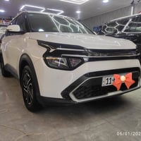 تحيه طيبه كيا كارينز 2023 رقم بغداد الدولي  7 راكب  وارد خليجي    ماشي...