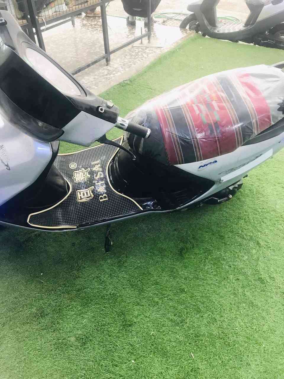 دراجه فراشه للبيع او المراوس مكينة ما مفتوحه السعر 450  مكاني النجف الاشرف حي الغدير موجود واتساب رقمي *********** دزلي رساله موجود مازنجر
