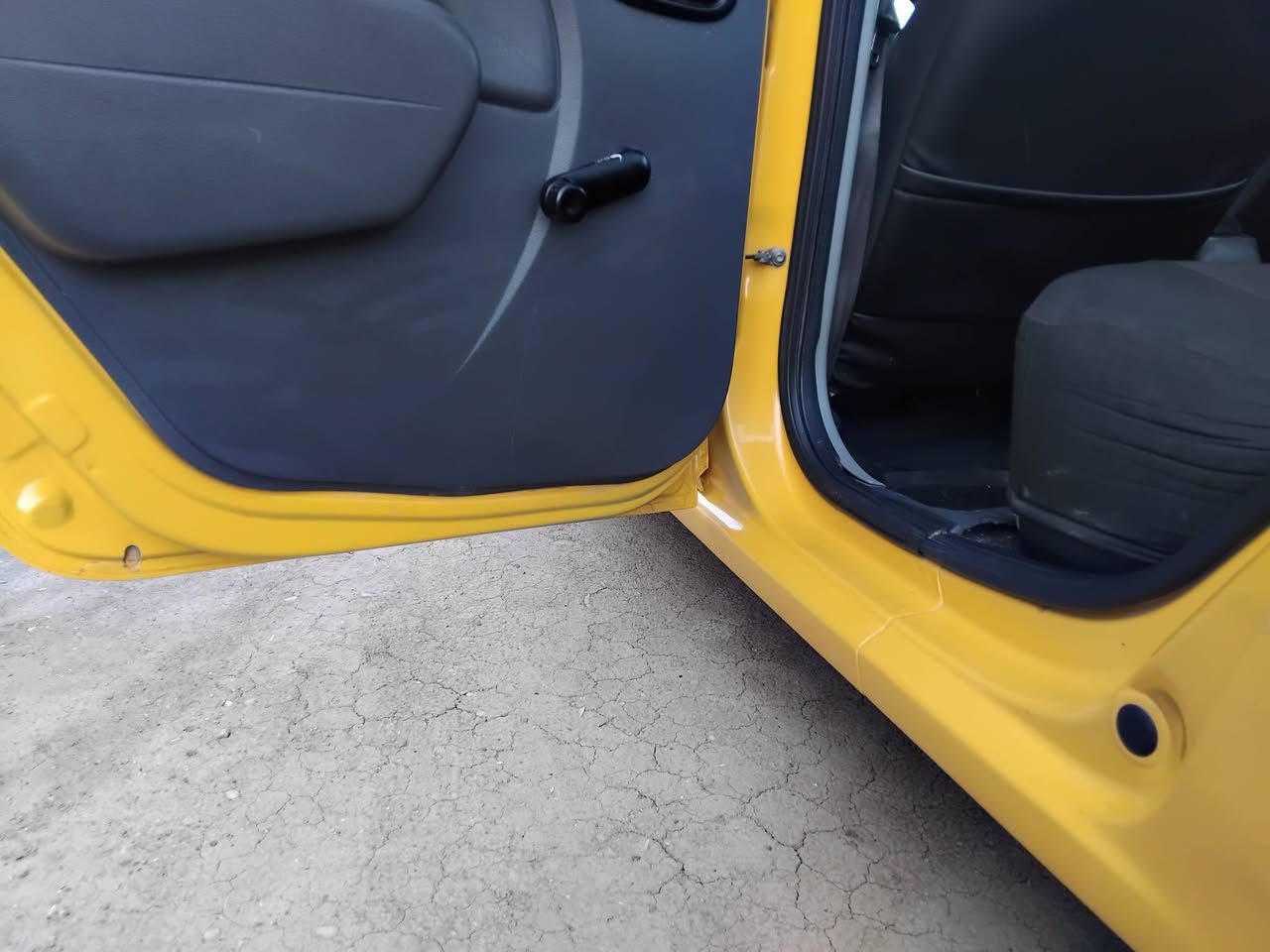 السلام عليكم للبيع سياره رينو لوكان 2009 رقم بغداد سيارة جاهزه مابيه اي نقص سياره حلوه  سعره 52  بيه مجال بسيط       ***********
