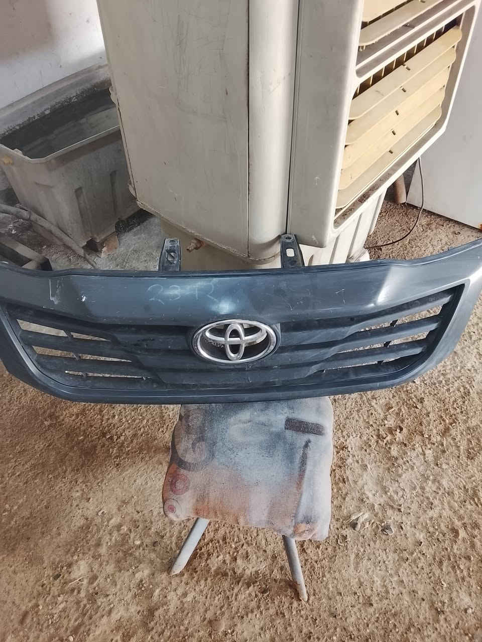 سلام عليكم شباك عدد ثنين مال فلاونزه 14 نضاف بس واحد نقص علامه رايدهن 60 قفل *********** مكاني بغداد حي اور
