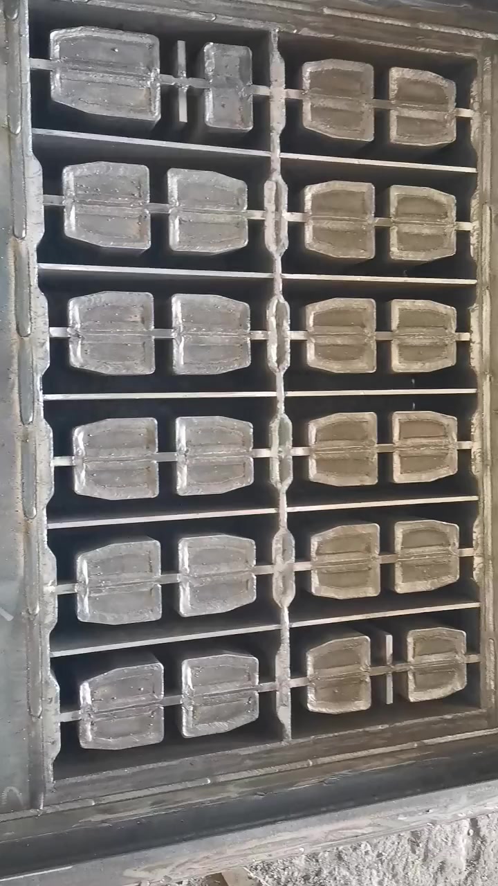 السلام عليكم.. كل عام وأنتم بخير وأعاده الله علينا وعليكم بالخير والبركة.. حداده لتصنيع القوالب بكافه القياسات وحسب الطلب كركوك الحي الصناعي. مع تجفيت الكابسات وملحقات معمل بلوك ***********
