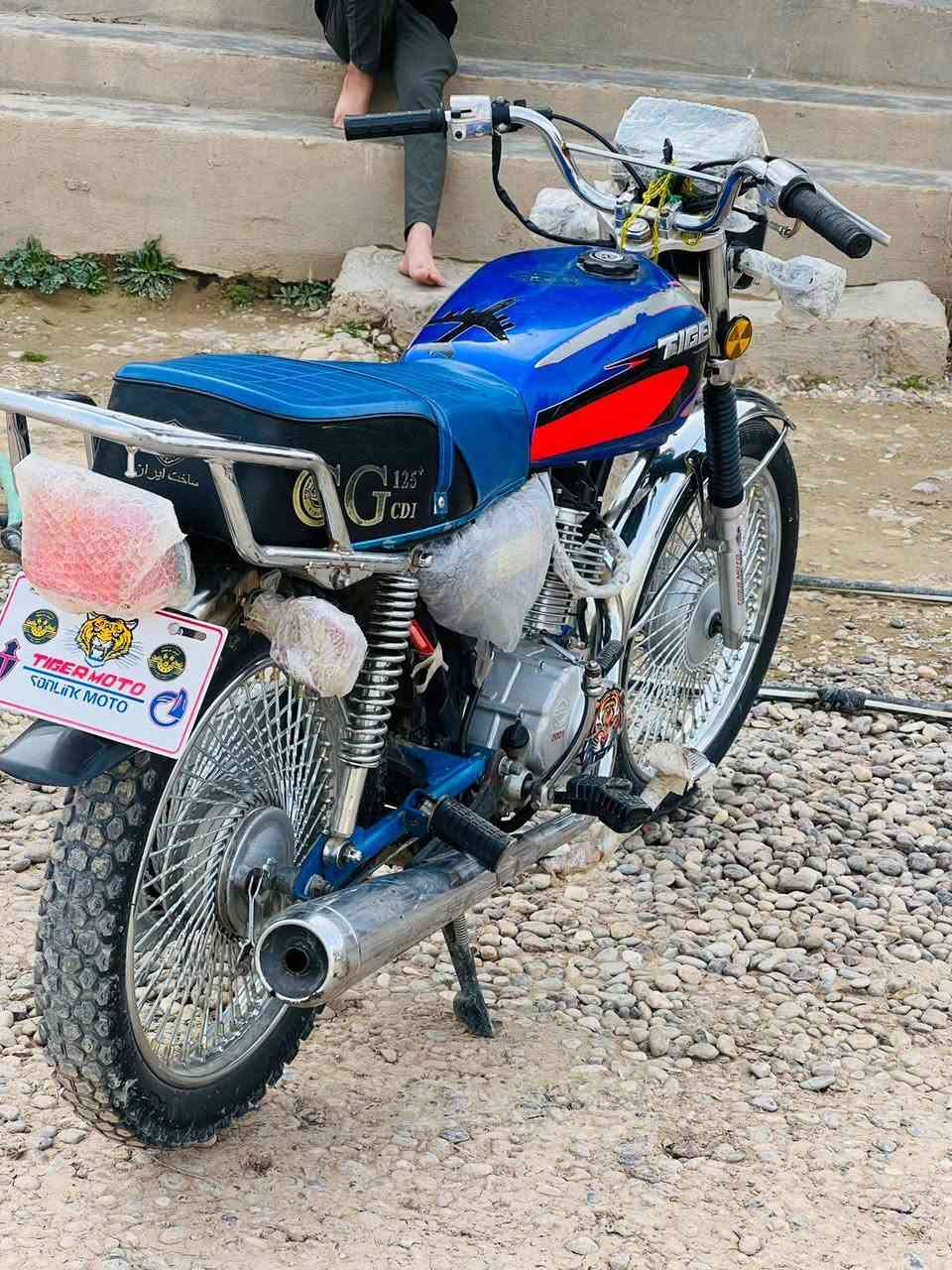 السلام عليكم
تايكر موديل 2021

محرك شرط ما مفتوح 

كهربائيّاته كلها شغاله شرط 

تواير جدد وياله جدد

 نشاط فول 
عقل رياضي 

السعر 450وبيه مجال شي غليل 

المكان قريت العيثه 

***********
