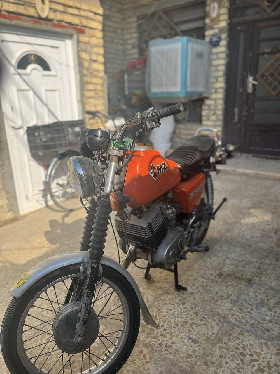 امزت ٨٢  رقم وسنويه تحويل مباشر بسمي سنويتها لل٣٠ رقم صلاح الدين إنكليزي رقمها 2521  كهربائيات كلها شغاله سايس ٢ لحيم جوا الكشن صوب واحد المكان كربلاء الاستفسار خاص لو على الرقم بي واتساب واتصال ***********
