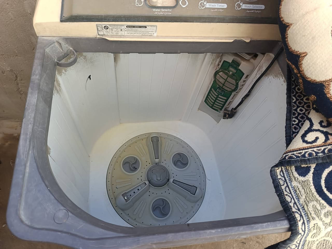 غسالة ال جي شغله بس متروكه مجفف مجيم يردله تديهن ١٥ كليو تأخذ سعره ٦٥ عنواني نجف شارع حوالي قرب جوهرة عرب رقم تليفون ***********
