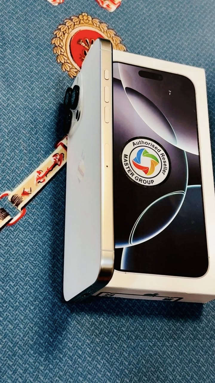 السلام عليكم
16 برو ماكس 256 ماستر 
بطاريته 94 بعده بضمان 
نظافته 100 ملحقاته كامله 
سعره 1350 الف مكاني بغداد 
*********** واتس
