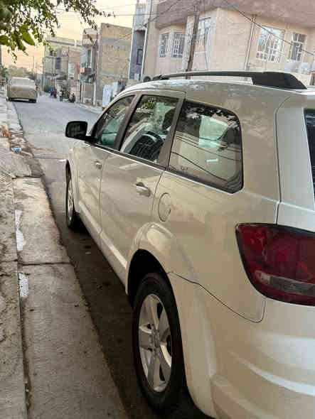 السلام عليكم جورني للبيع موديل 2011 رقم بغداد بأسمي شرط تحويل شواصي مكفوله وارد ضررها جاملغ عكس السايق فقط بدون اي دواخل وبيهه بارد بالجاملغ الخلفه مكينه 3600 
1 بصمه تشغيل وبيبان 
2 شاشه 
3 تحكم ستيرن 
4 زنون 
وباقي المواصفات معروفه السعر 110 وبيهه مجاال قليل 
 
للاتصال ***********   مكاني بغداد الشعب
