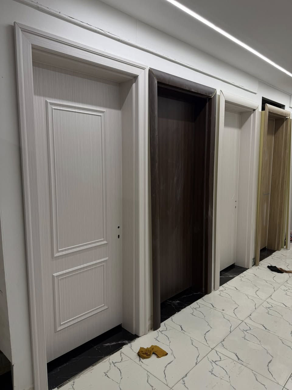 اخوان سعر حسب موديل وقياس 
موجود 🚚 توصيل 
كادر (معرض برايتي)
و نرحب بيكم في معرضنا لكل انواع الابواب الاصلية و بجودة عالية.
⬛ضد الماء
🟫كاتم للصوت
🟪ذو جودة عالية
🟦ابواب تركيه و صينيه و dkh خوشناو
🟩نوع pvc
🟨يوجد لدينا بكل الالوان و كل الأشكال
🟧 الدقة في المواعيد
🔴 تصدير إلى بغداد، ديالى.. كربلاء...موصل.. سامراء...
⚫أحدث التصاميم والأشكال التي تناسب جميع الاذواق. 
🟤 أناقة عالية
🟣و ابواب  صيني Wpcداخل فوم 
🟣ابواب Dkhخوشناو داخل فوم 
🔵ابواب Dkhعضم عاج 

👍🏻  نحن نمشي بخطى سليمة وواثقة...

📳 للتواصل والإستفسار ( المباشر***********
واتساب

الـعنـوان : #كـركـوك  #شارع #حسابات
