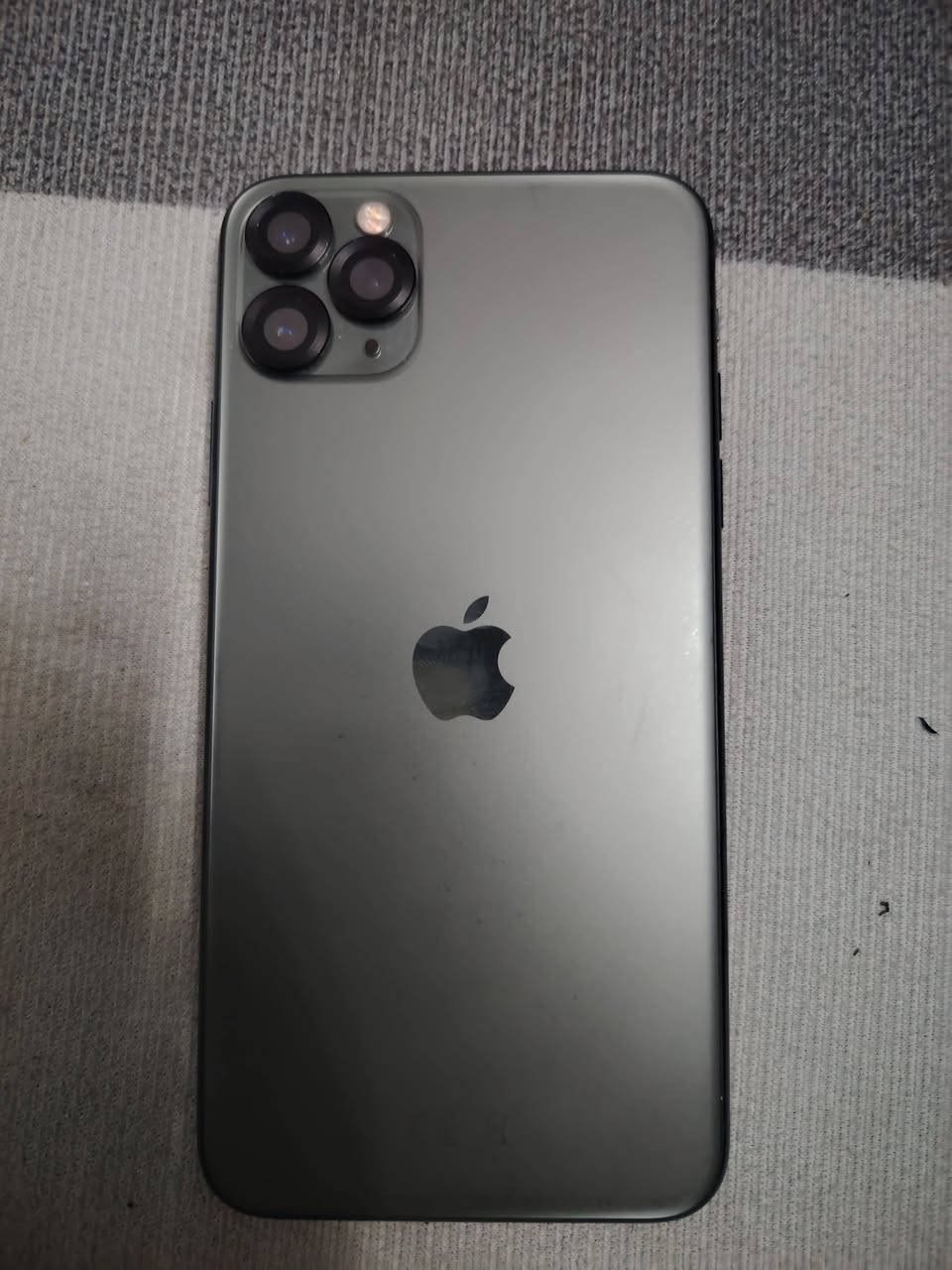 السلام عليكم
ايفون ١١ برو ماكس نظيف جدا ما مفتوح ذاكره ٦٤ بطاريه ٧٣ سعره ٢٧٥ وبي مجال بسيط للشراي اتصال ***********
