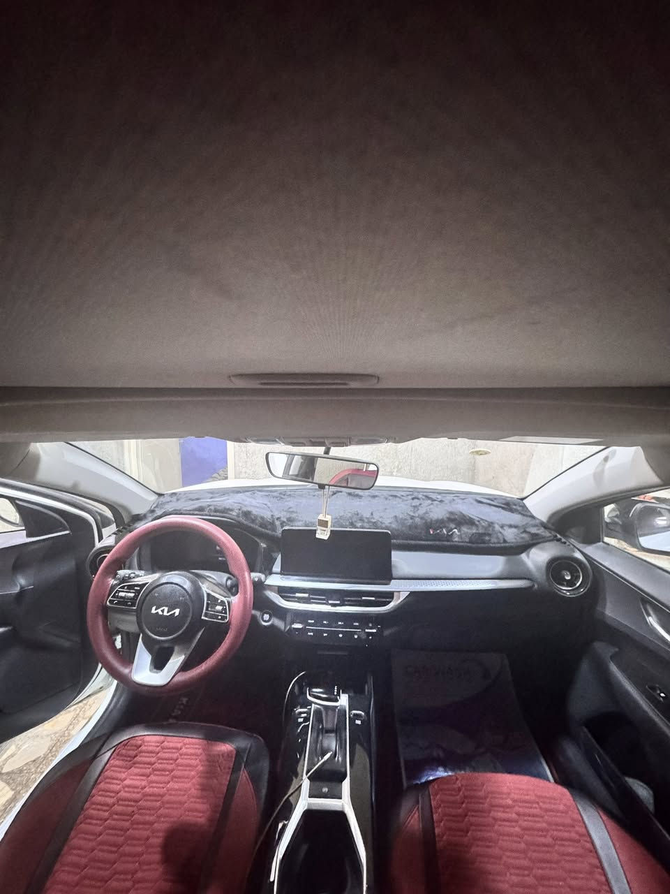 سلام عليكم
K3 للبيع 
موديل 2024 رقمها شمالي اربيل 
ماشيه 52000 كم
السعر: 130 ورقه وبيها مجال 
رقم التليفون:***********
