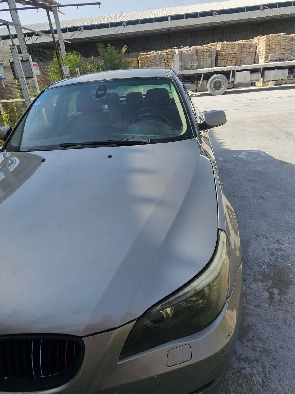 السلام عليكم 520 bmw e60 للبيع السعر 88
مدويل 2008
داخل بيجي كلش نظيف مبدل محرك قبل ٣ اشهر نوزلات جديدة باتري جديد 
فيتبم جديد السيارة كلين عدا باب عكس السائق خلفية مبدلة السيارة نظيفة وبيهة نقوصات بسيطة 
رقمي 
***********
***********
