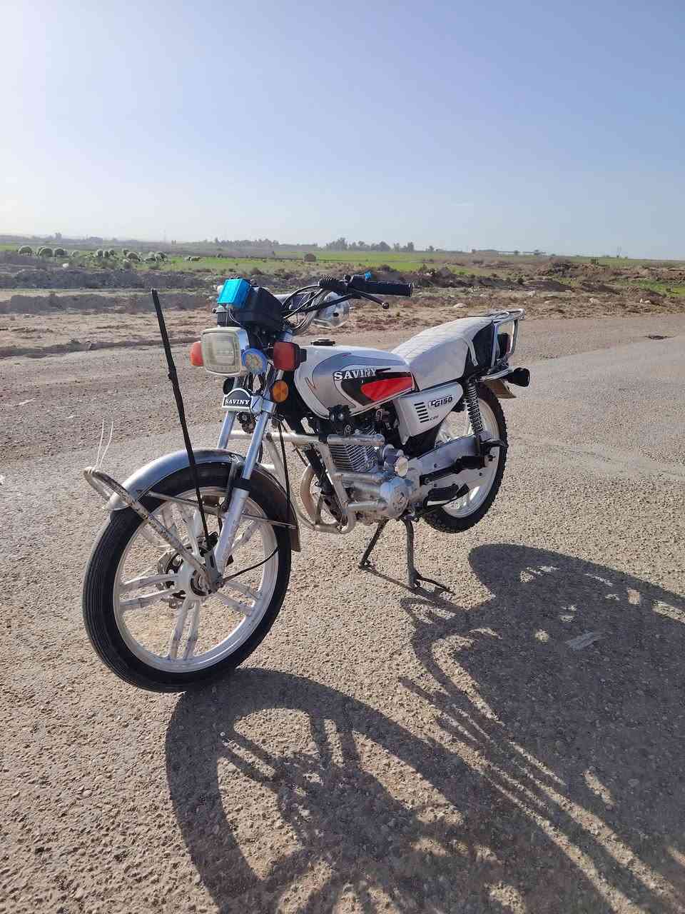 س ع متاح ماطور سافين موديل 21نضيف فول مابي اي عيب بس الباتري اشويه ضعيف هاذا موعيب القاقي بل شرط محرك مامفتوح صرف مابي نضيف فول مكاني كركوك  السعر550 ***********
